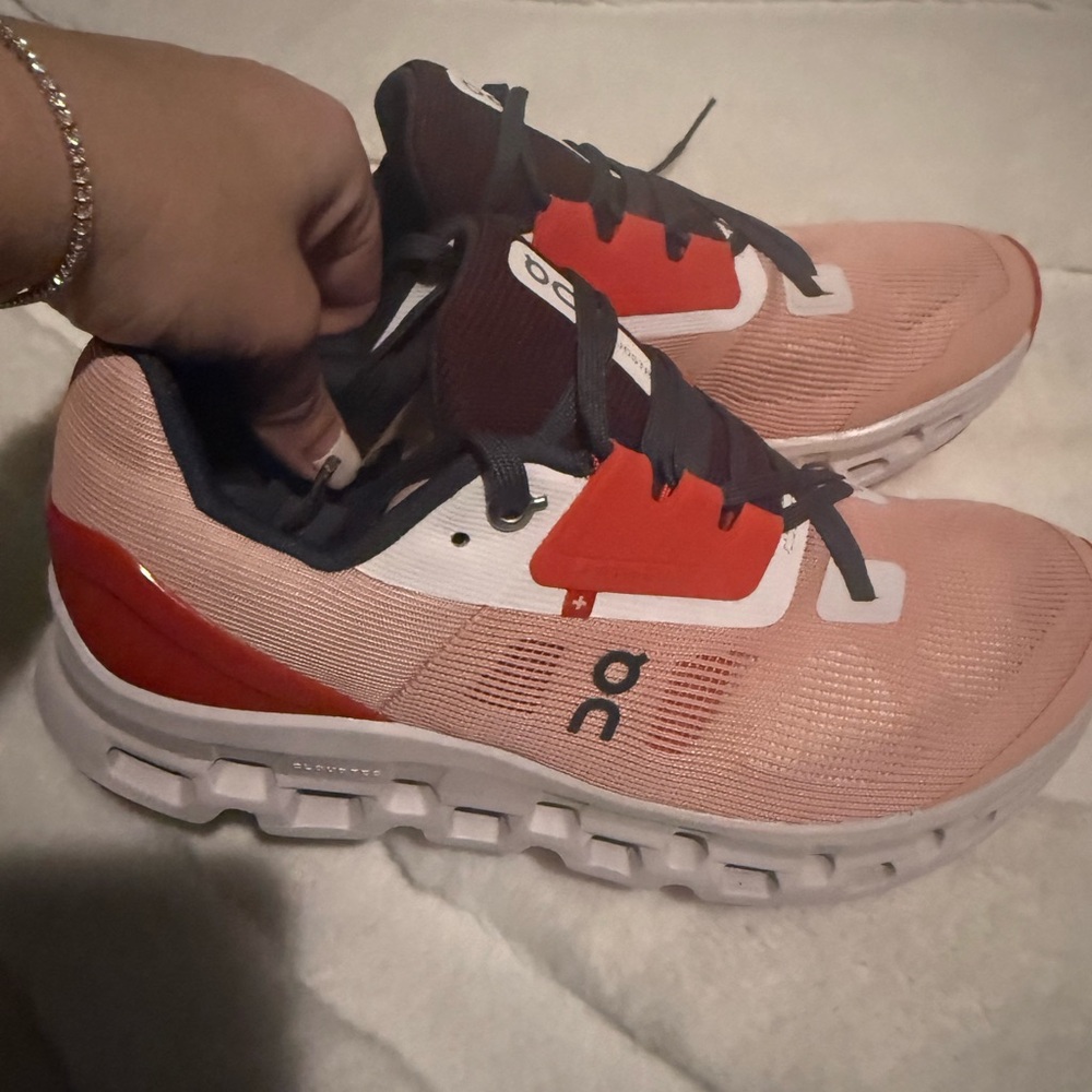 On Running Women's Coral and Burgundy Athletic Shoes new with box